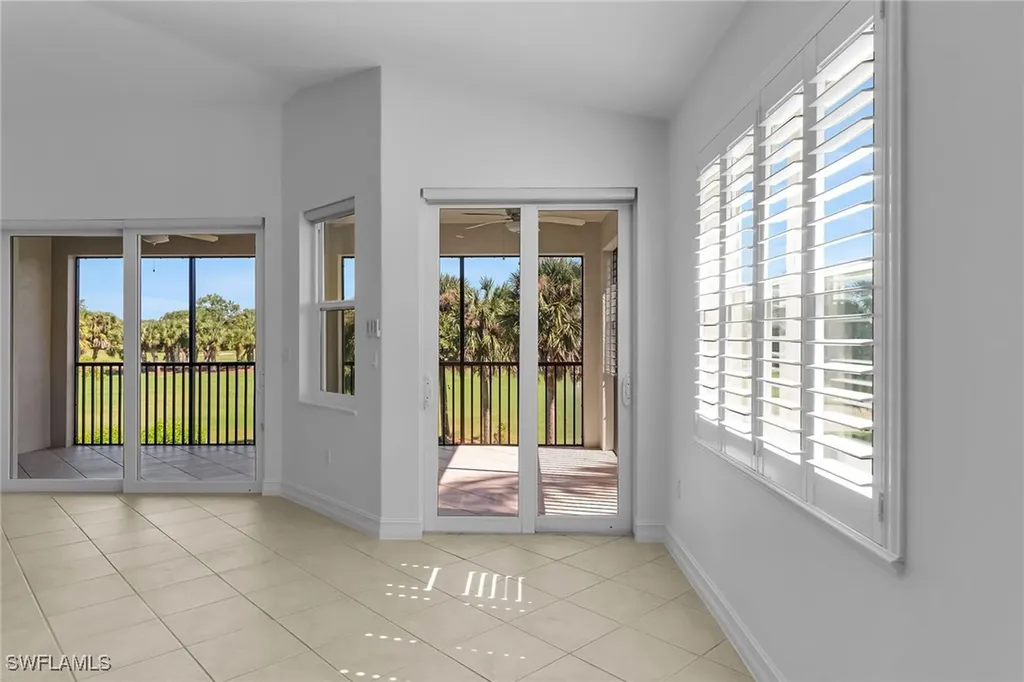 1294 Rialto Way Naples FL 34114