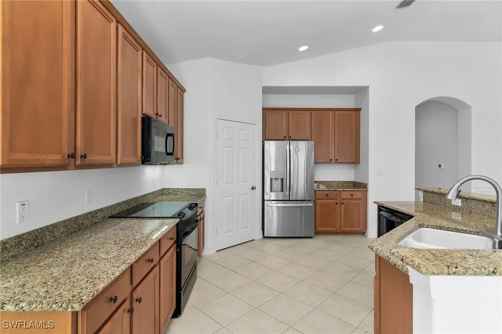 1294 Rialto Way Naples FL 34114