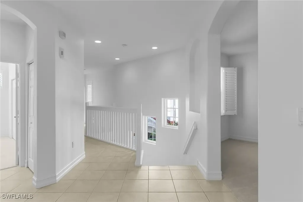 1294 Rialto Way Naples FL 34114