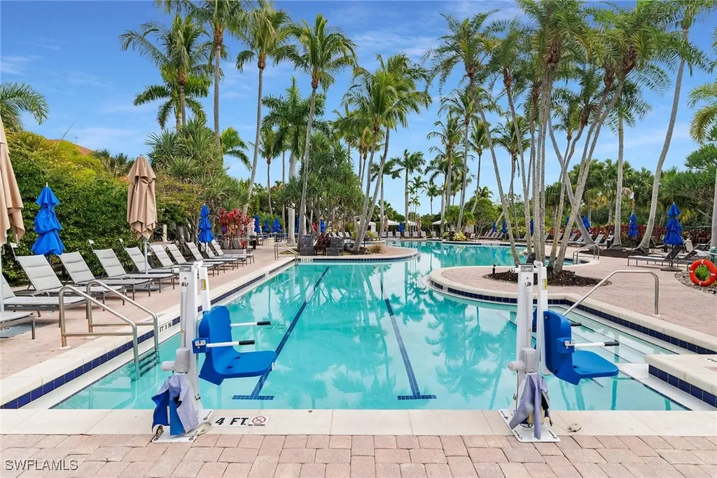 1294 Rialto Way Naples FL 34114