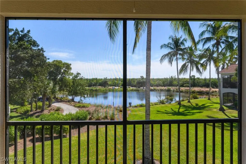1294 Rialto Way Naples FL 34114