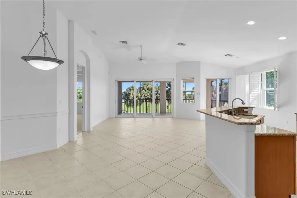 1294 Rialto Way Naples FL 34114