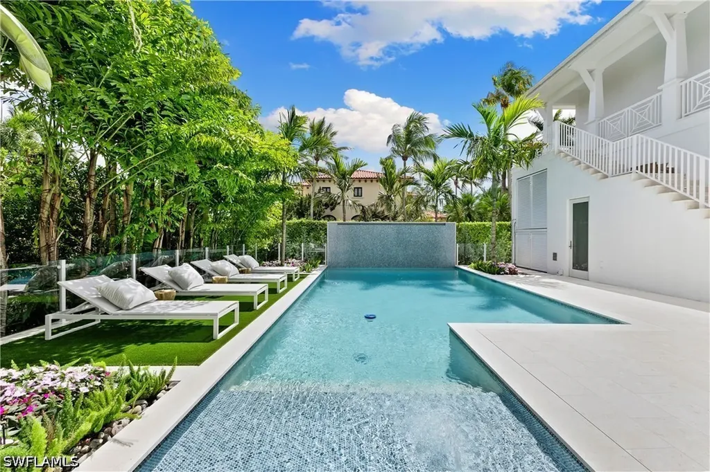 2131 Marina Drive Naples FL 34102