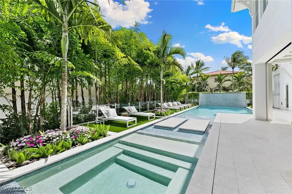 2131 Marina Drive Naples FL 34102