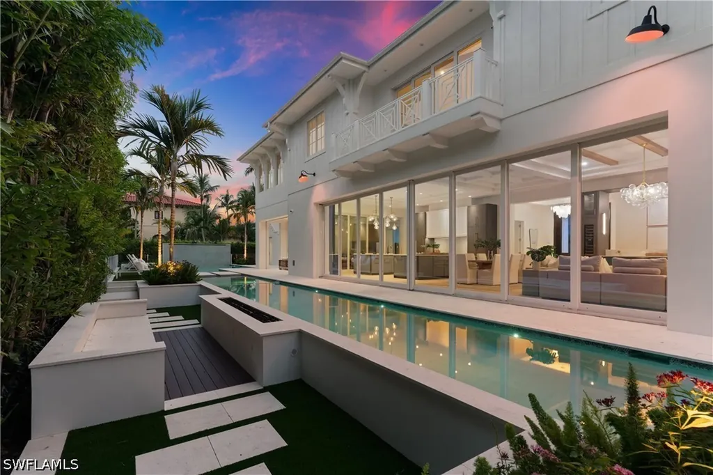 2131 Marina Drive Naples FL 34102