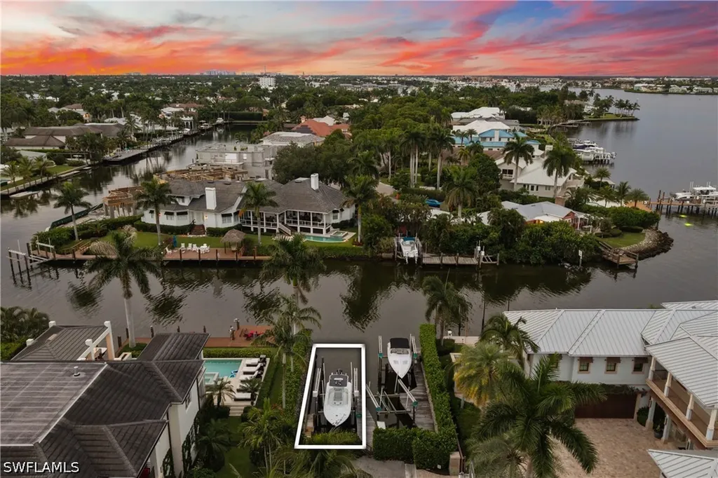 2131 Marina Drive Naples FL 34102