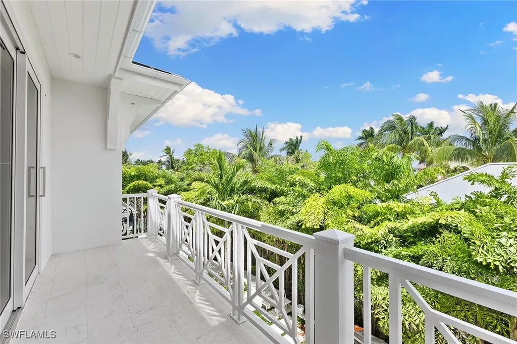 2131 Marina Drive Naples FL 34102