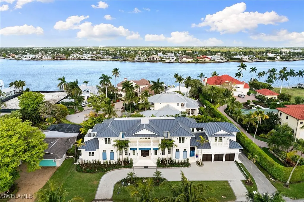 2131 Marina Drive Naples FL 34102