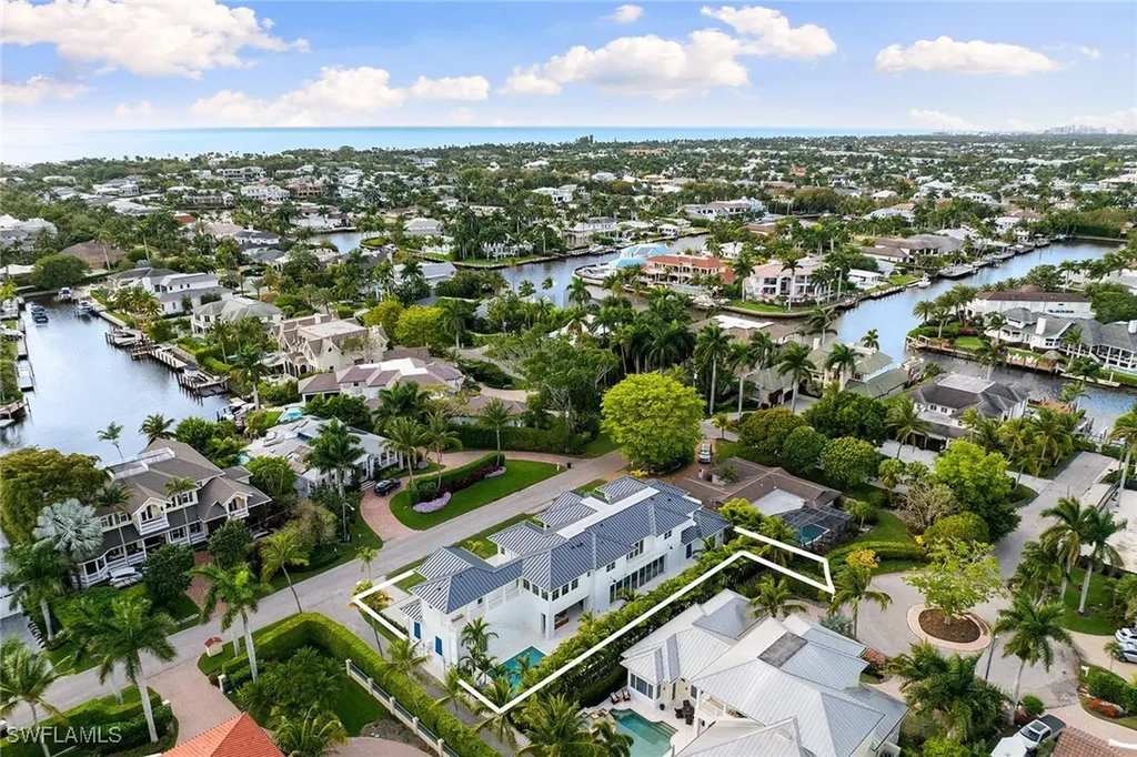 2131 Marina Drive Naples FL 34102