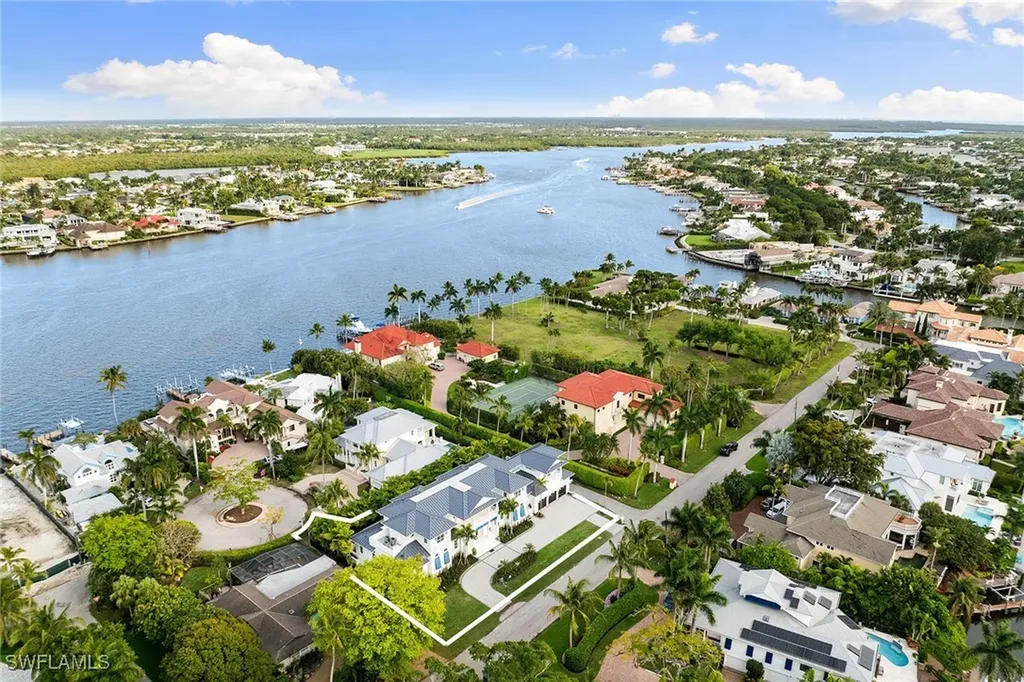 2131 Marina Drive Naples FL 34102