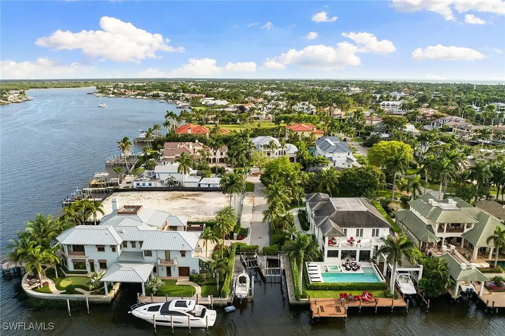 2131 Marina Drive Naples FL 34102