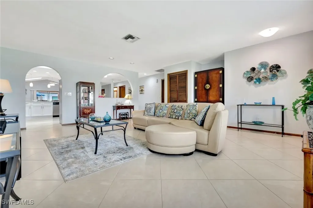 550 94th Avenue N Naples FL 34108