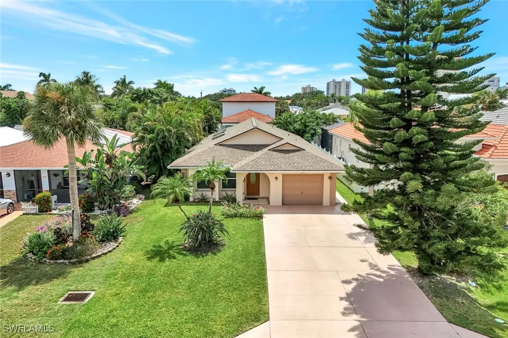 550 94th Avenue N Naples FL 34108