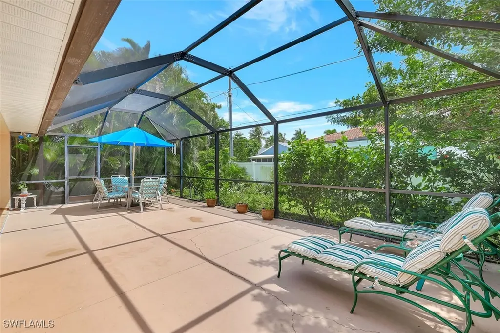 550 94th Avenue N Naples FL 34108