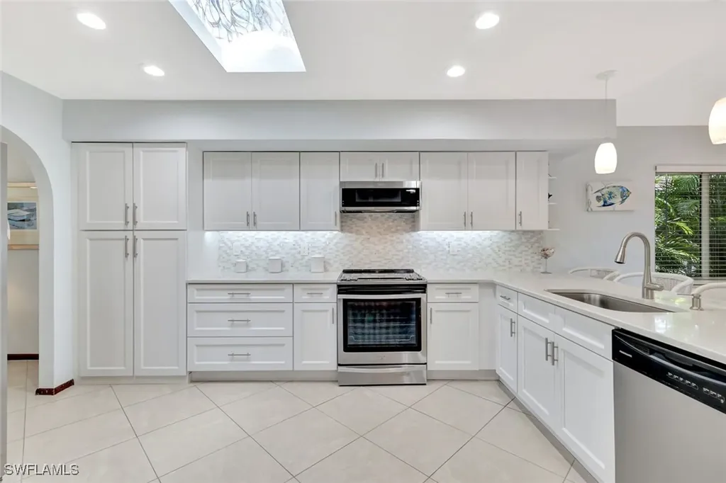 550 94th Avenue N Naples FL 34108