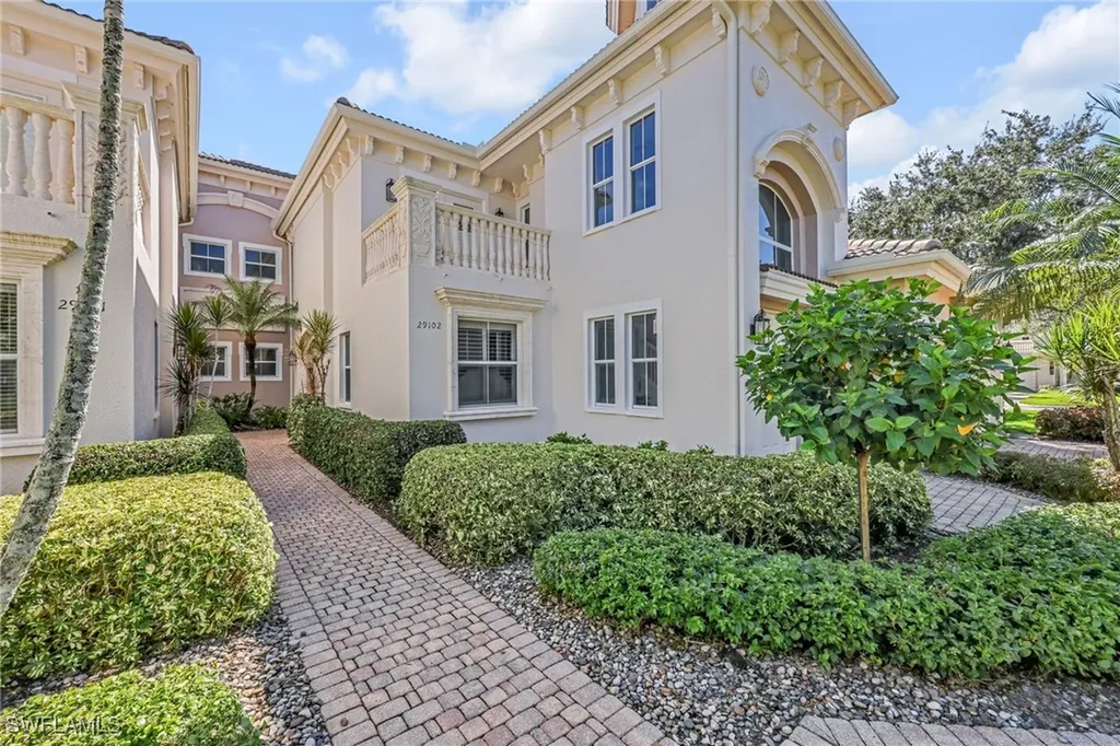 545 Avellino Isle Circle Naples FL 34119