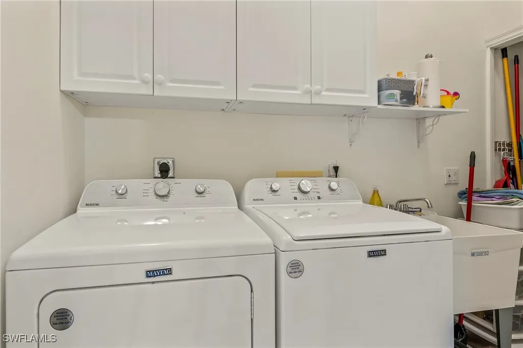 2381 Hidden Lake Court Naples FL 34112