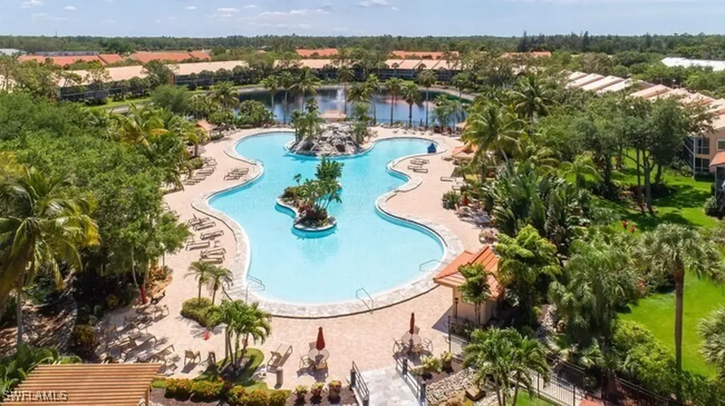 2381 Hidden Lake Court Naples FL 34112