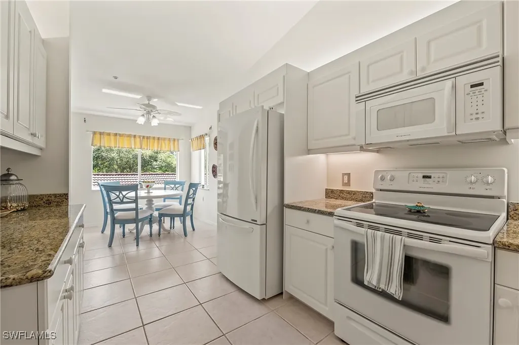 2381 Hidden Lake Court Naples FL 34112