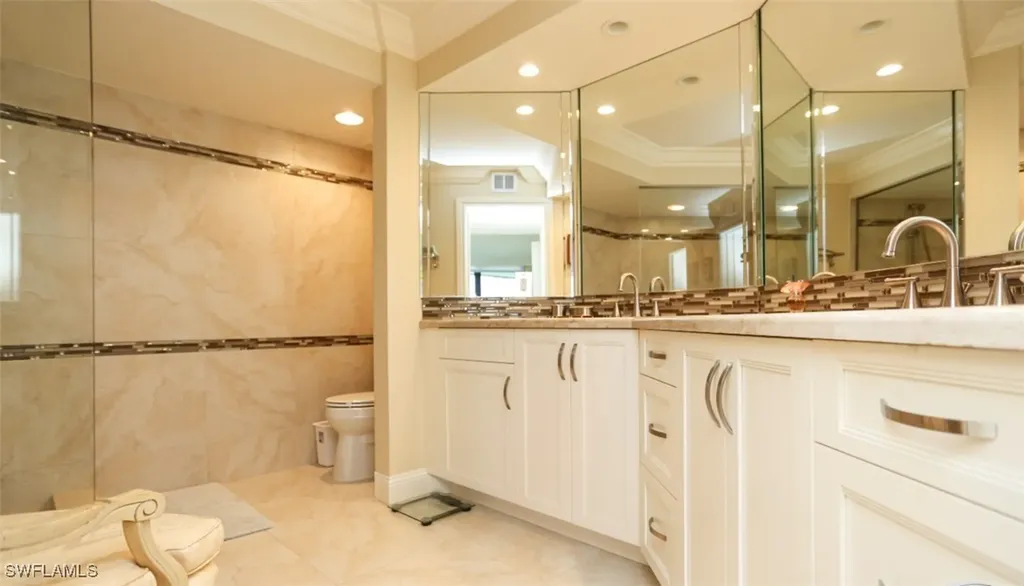 4551 Gulf Shore Boulevard N Naples FL 34103