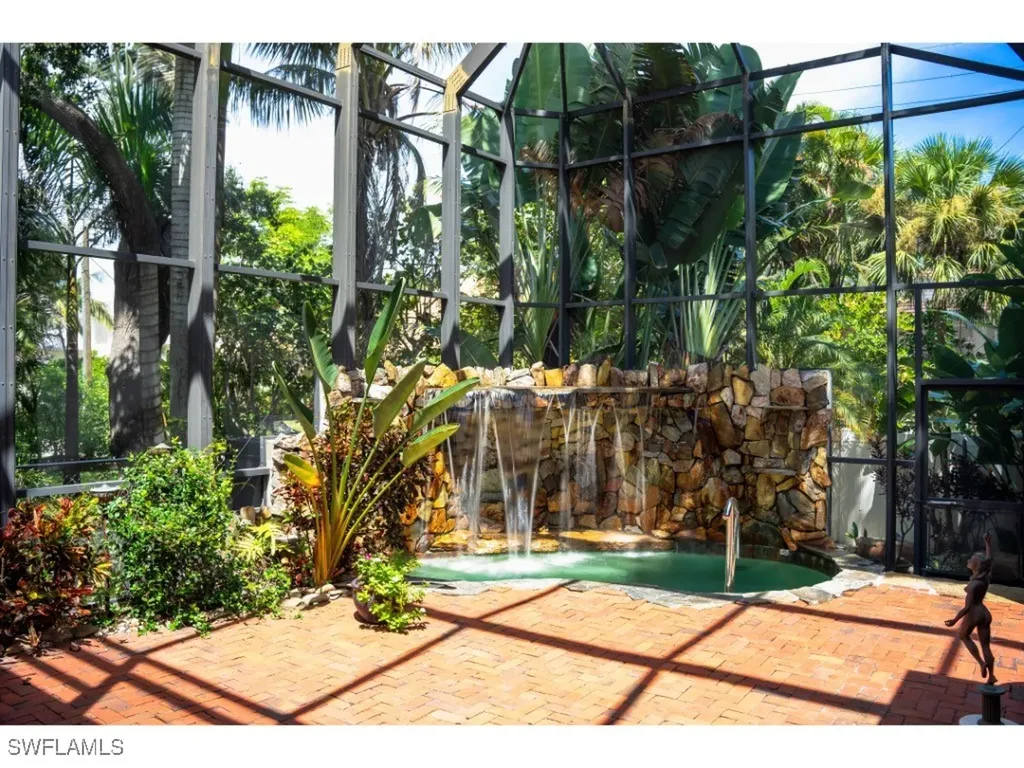 263 10th Avenue S Naples FL 34102