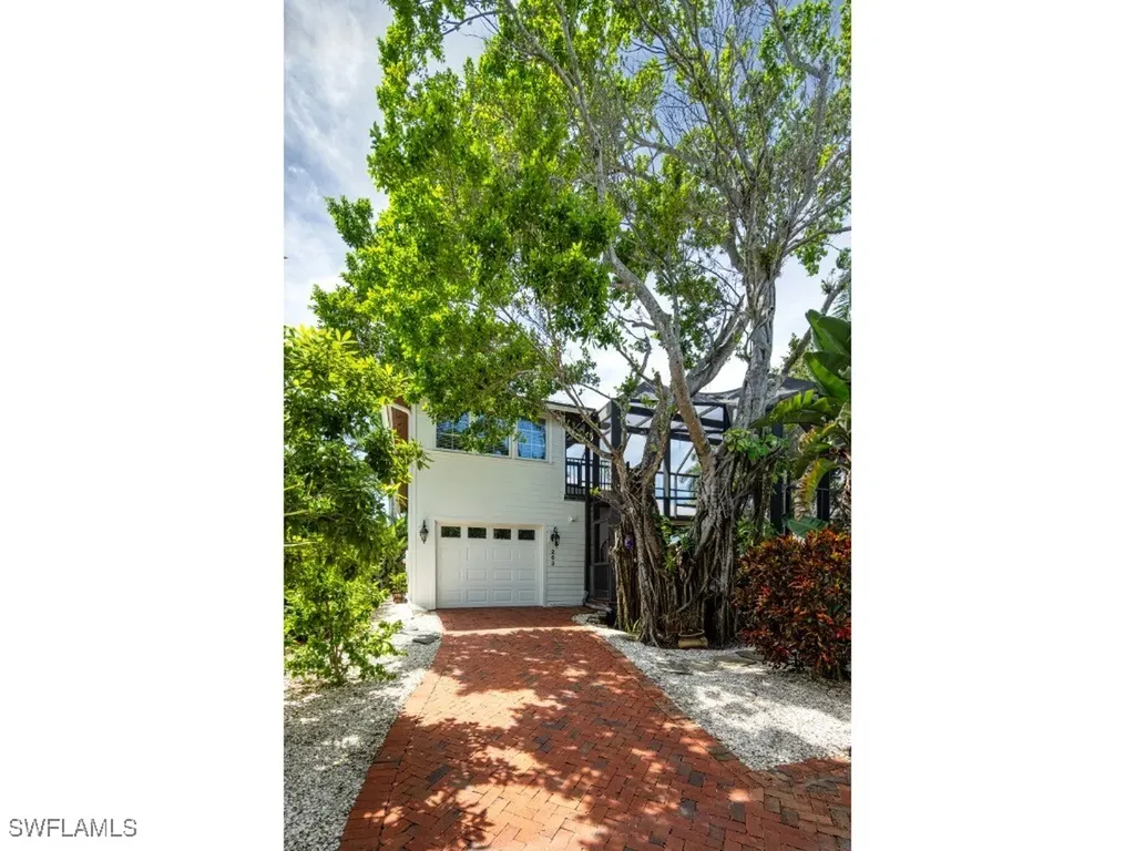 263 10th Avenue S Naples FL 34102