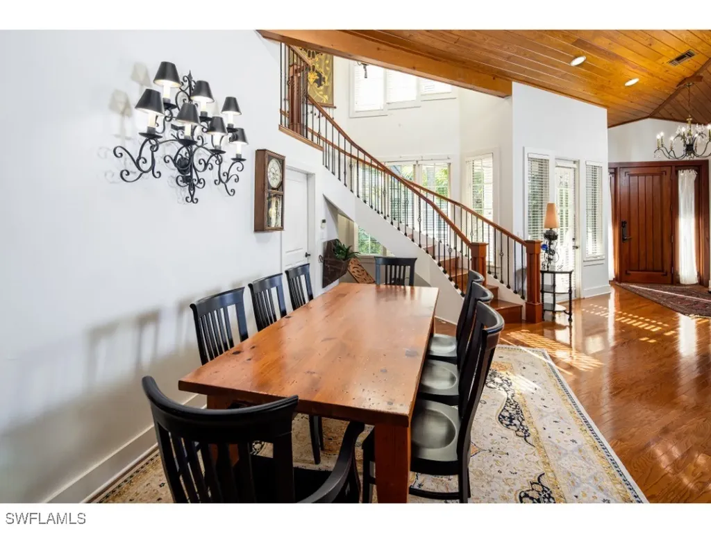 263 10th Avenue S Naples FL 34102