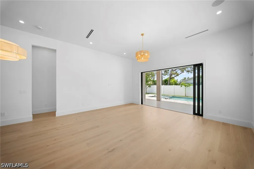 638 93rd Avenue N Naples FL 34108