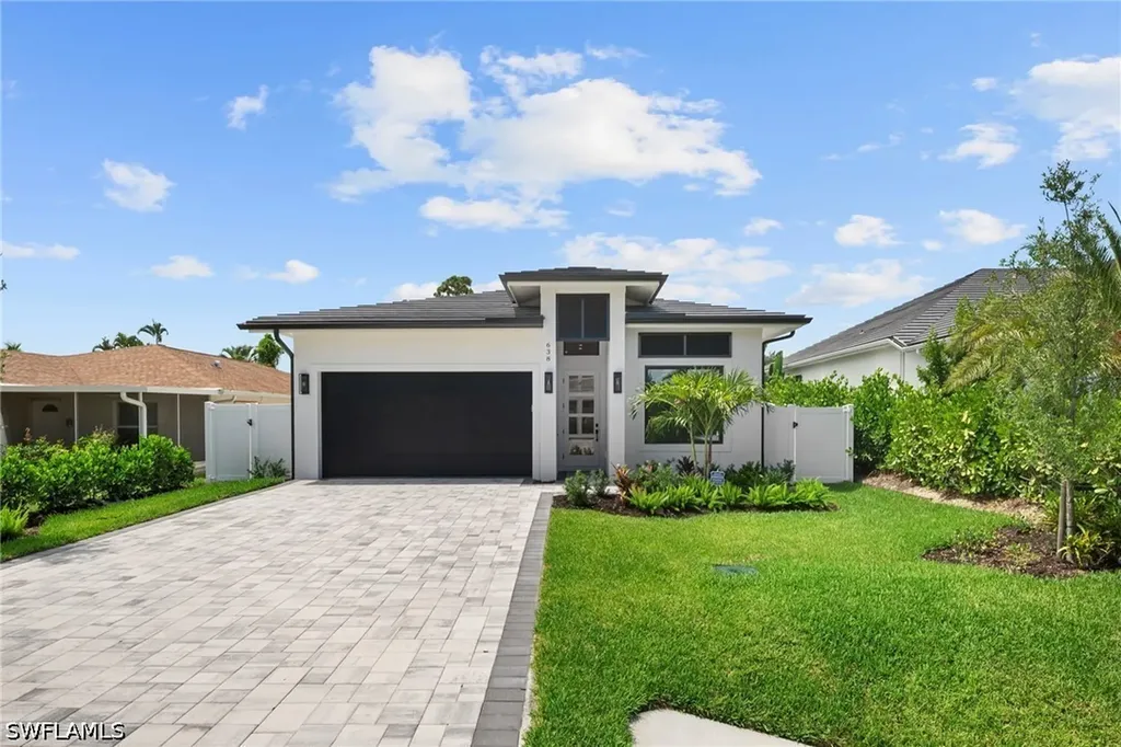 638 93rd Avenue N Naples FL 34108