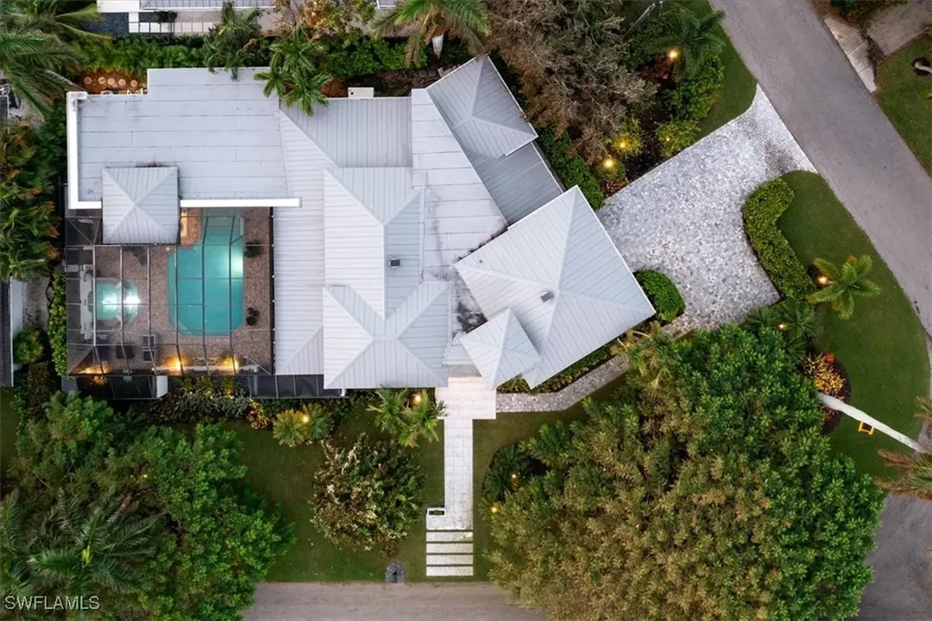 367 5th Avenue N Naples FL 34102