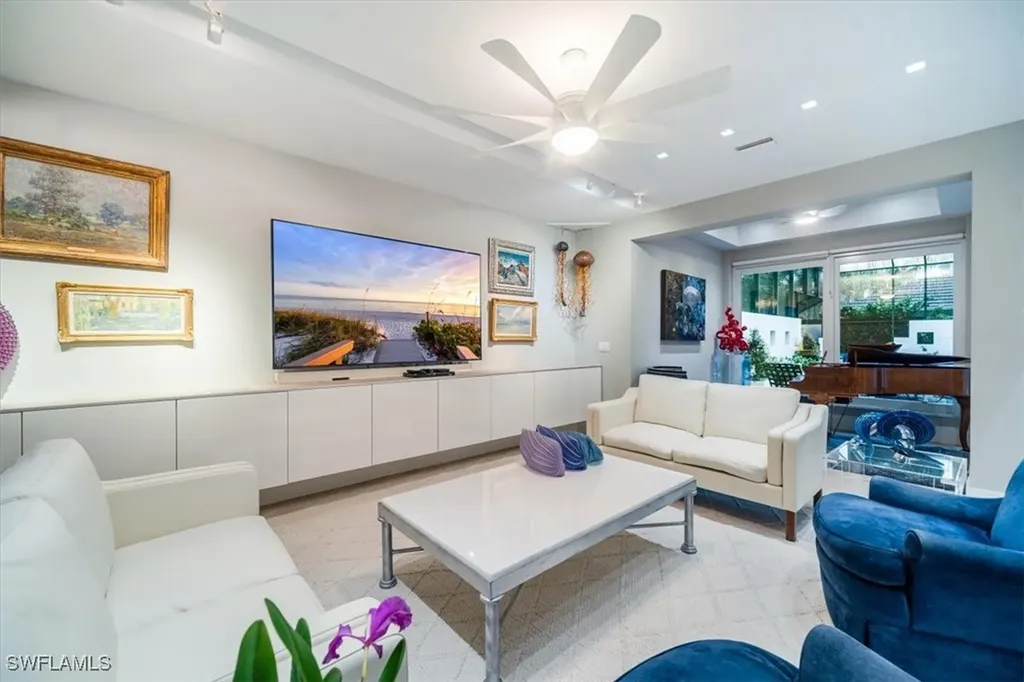 367 5th Avenue N Naples FL 34102