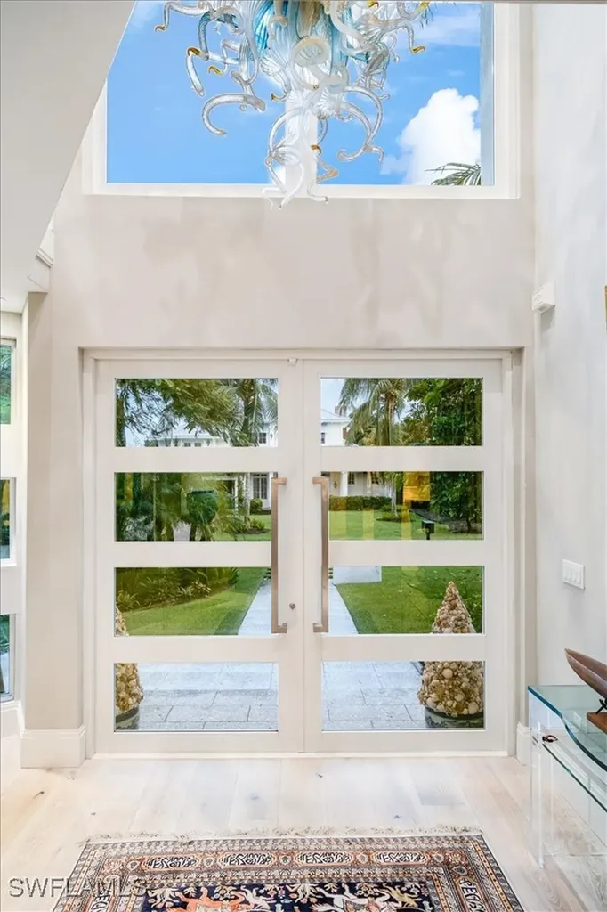 367 5th Avenue N Naples FL 34102
