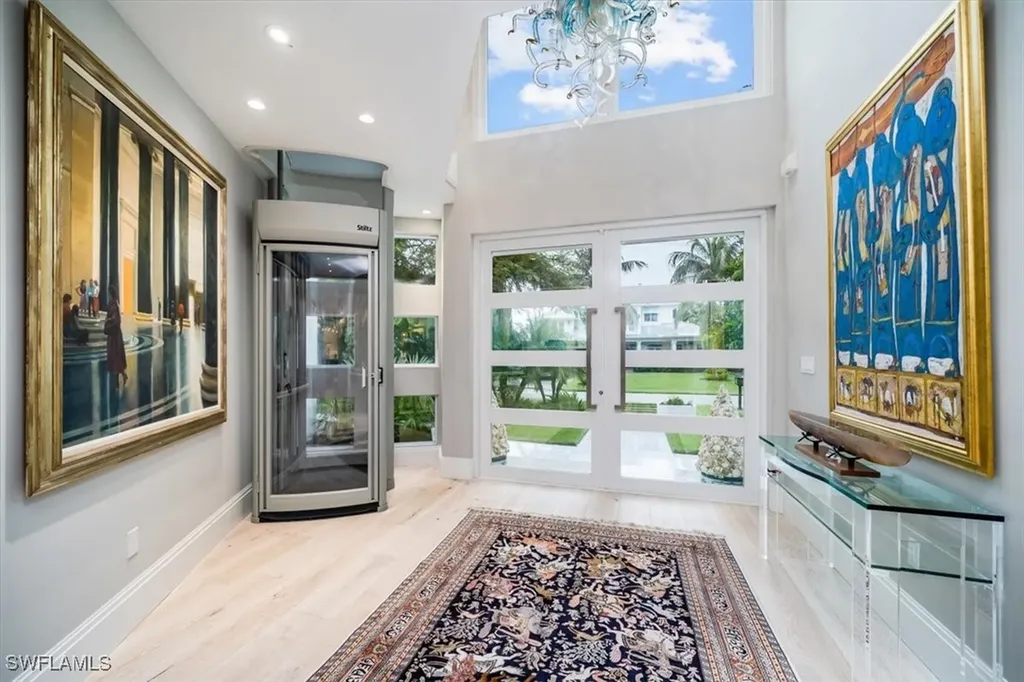 367 5th Avenue N Naples FL 34102