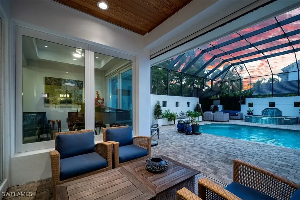 367 5th Avenue N Naples FL 34102