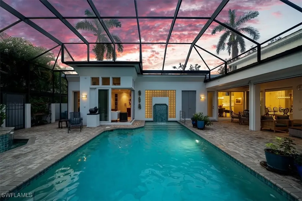 367 5th Avenue N Naples FL 34102