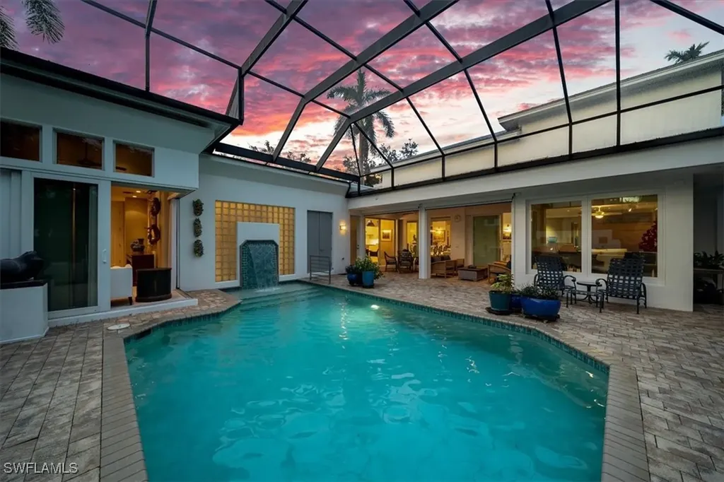 367 5th Avenue N Naples FL 34102