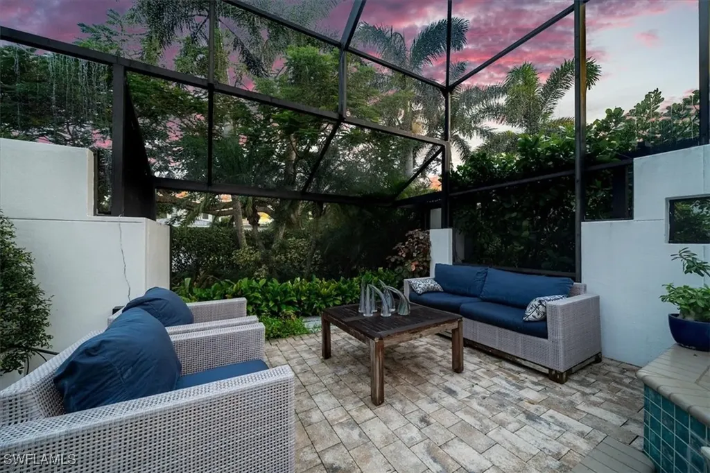 367 5th Avenue N Naples FL 34102