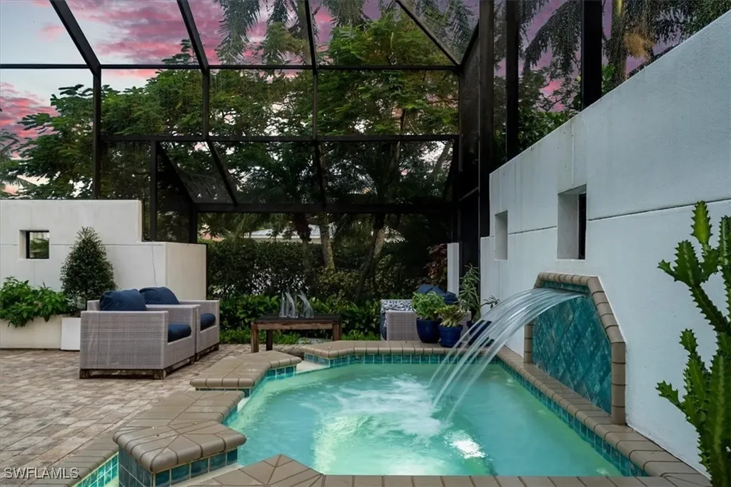 367 5th Avenue N Naples FL 34102