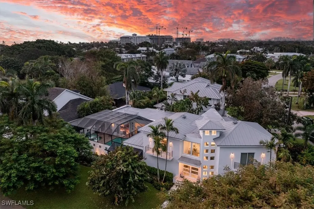 367 5th Avenue N Naples FL 34102