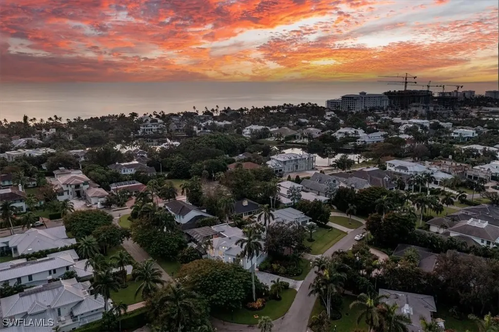367 5th Avenue N Naples FL 34102