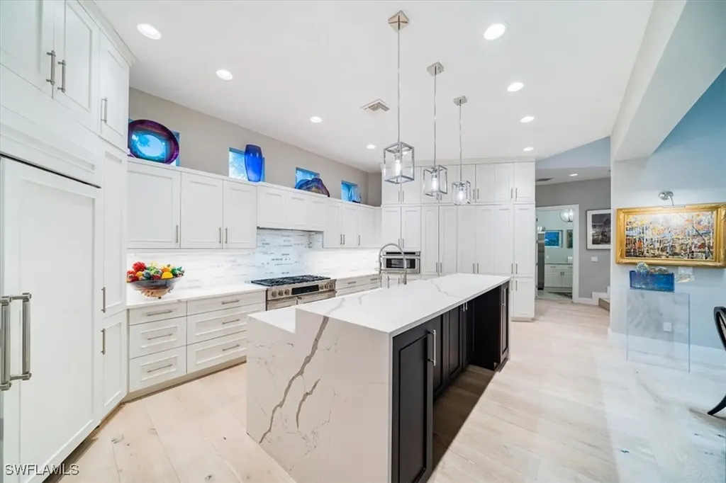 367 5th Avenue N Naples FL 34102