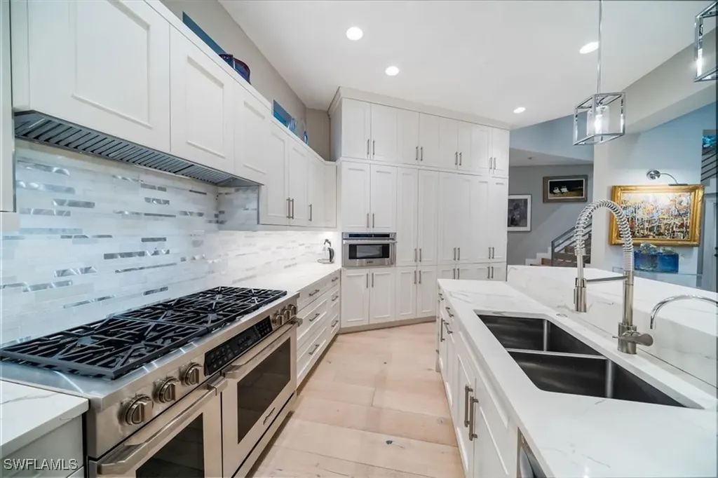 367 5th Avenue N Naples FL 34102