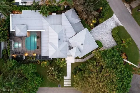 367 5TH Avenue N Naples FL 34102