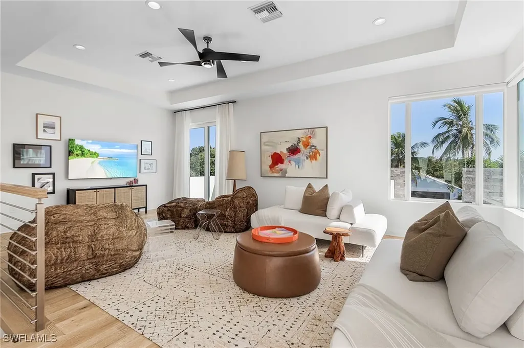 591 93rd Avenue N Naples FL 34108