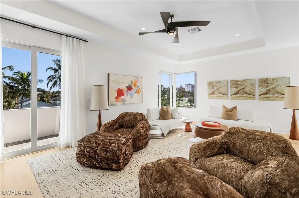 591 93rd Avenue N Naples FL 34108