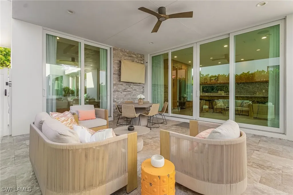 591 93rd Avenue N Naples FL 34108