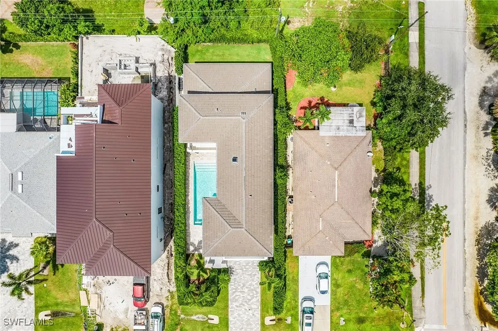 591 93rd Avenue N Naples FL 34108