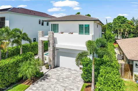 591 93RD Avenue N Naples FL 34108