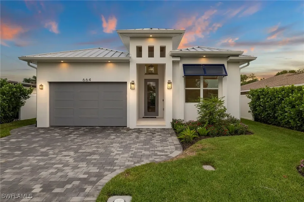 664 100th Avenue N Naples FL 34108