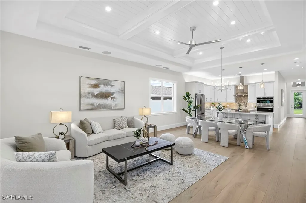 664 100th Avenue N Naples FL 34108